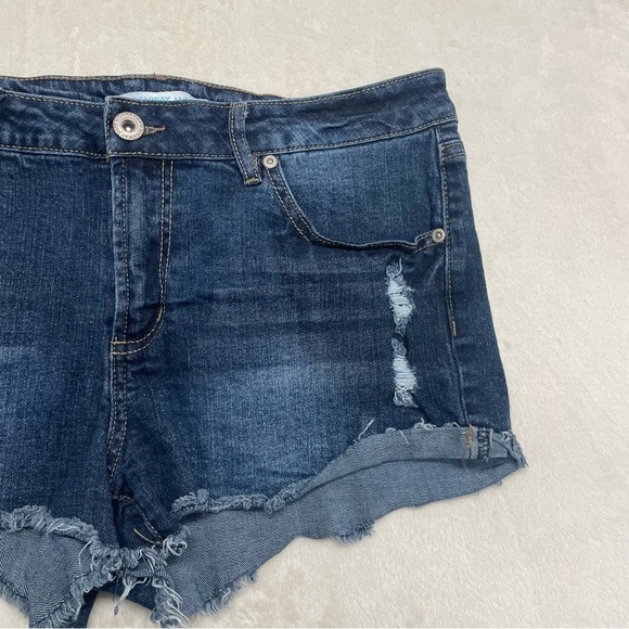 Highway jeans women’s shorts distressed raw hem size 11/12 dark wash - Picture 3 of 7